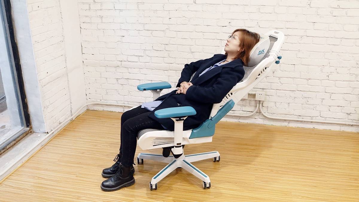 椅了！迪锐克斯AIR电竞网椅评测CQ9电子网站夏天再也不怕坐电竞(图7)