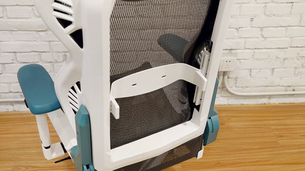 椅了！迪锐克斯AIR电竞网椅评测CQ9电子网站夏天再也不怕坐电竞(图8)